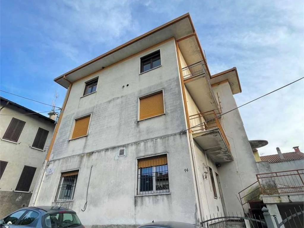intera palazzina in vendita a Gavirate