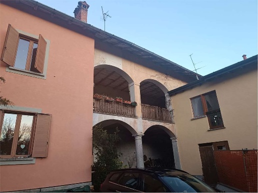 appartamento in vendita a Gavirate