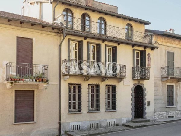 casa indipendente in vendita a Gavirate