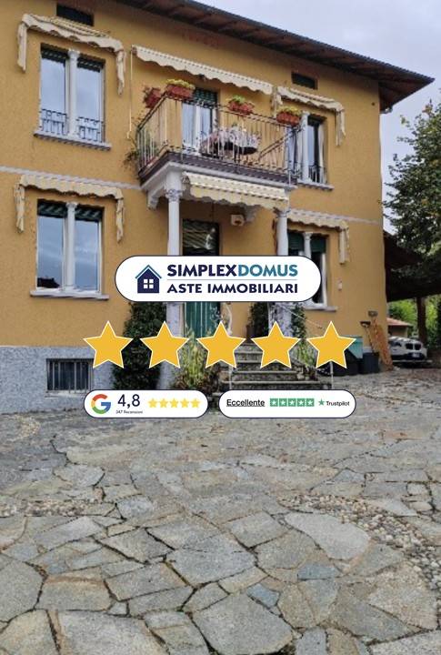 casa indipendente in vendita a Gavirate