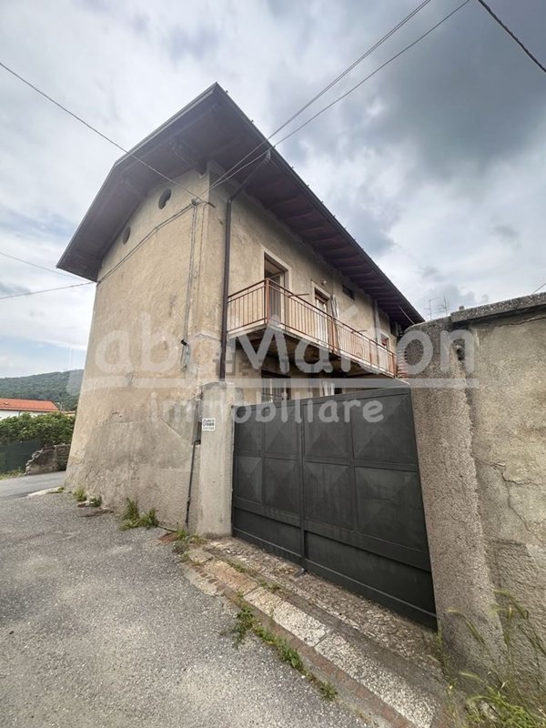 appartamento in vendita a Gavirate