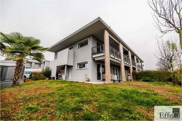 appartamento in vendita a Gavirate