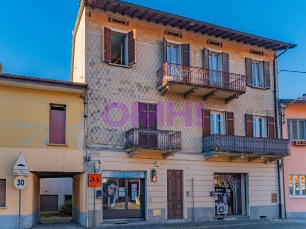 appartamento in vendita a Gavirate