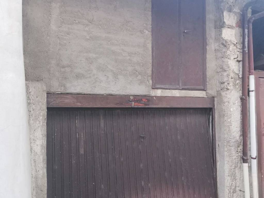 casa indipendente in vendita a Gavirate