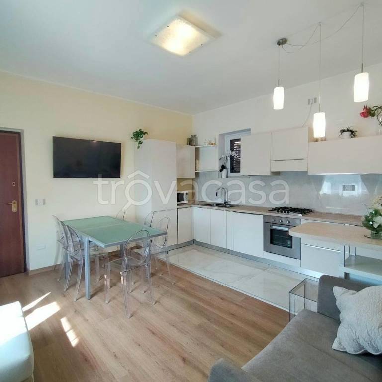 appartamento in vendita a Gavirate