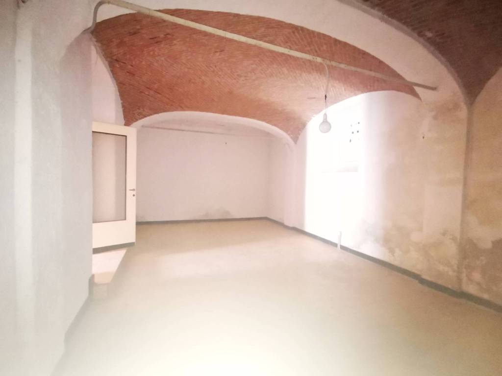 locale commerciale in vendita a Gavirate