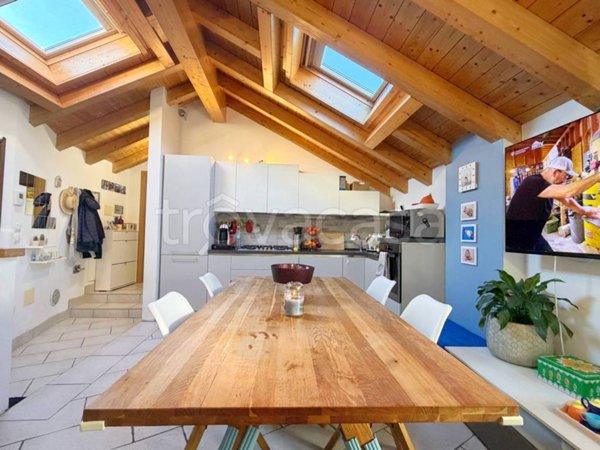 appartamento in vendita a Gavirate