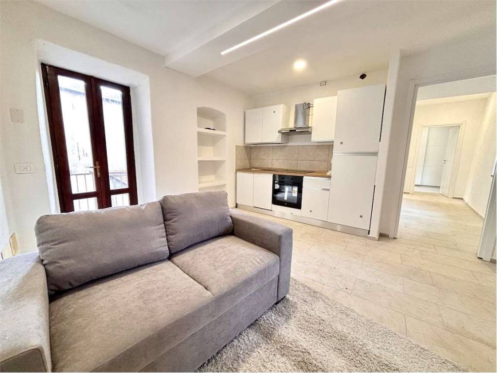 appartamento in vendita a Gavirate