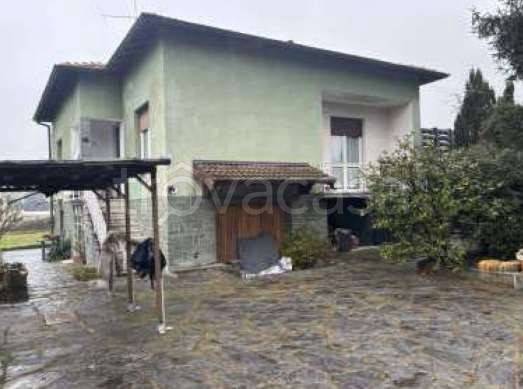casa indipendente in vendita a Gavirate