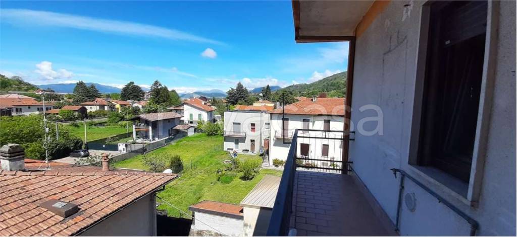 appartamento in vendita a Gavirate