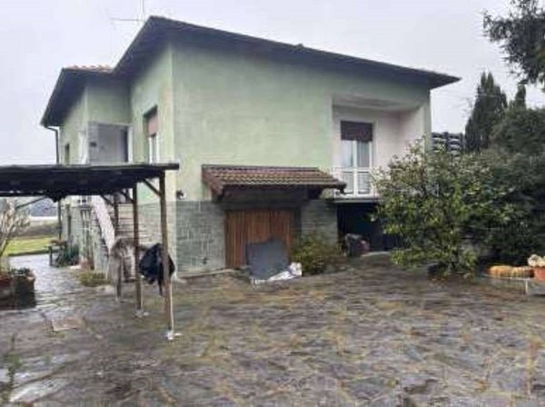 casa indipendente in vendita a Gavirate