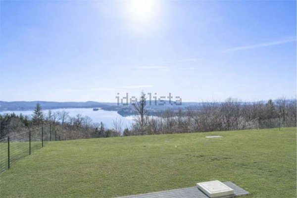 appartamento in vendita a Gavirate