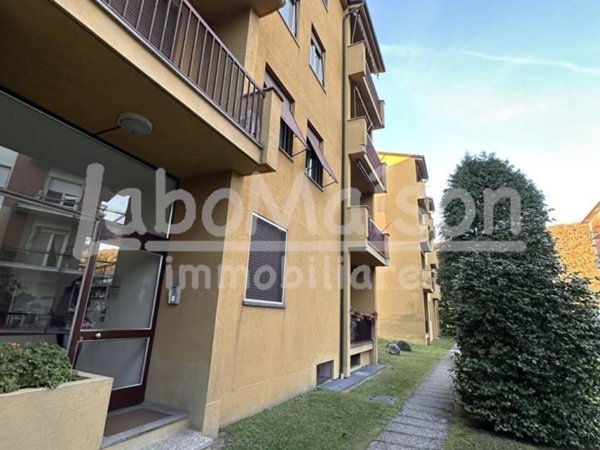 appartamento in vendita a Gavirate