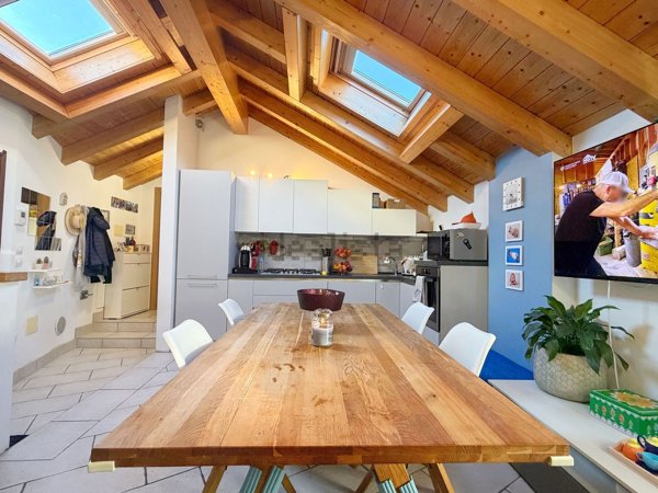 appartamento in vendita a Gavirate