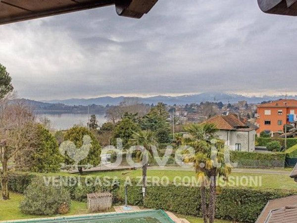 appartamento in vendita a Gavirate