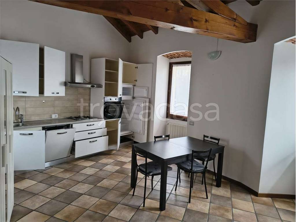 appartamento in vendita a Gavirate