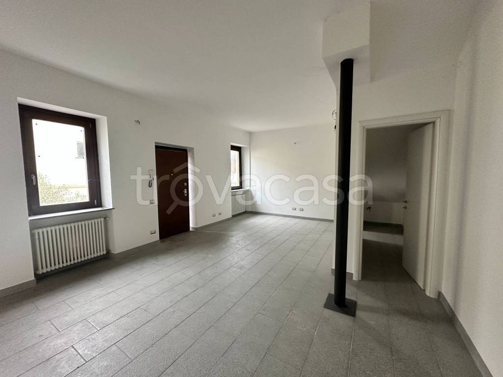 appartamento in vendita a Gavirate