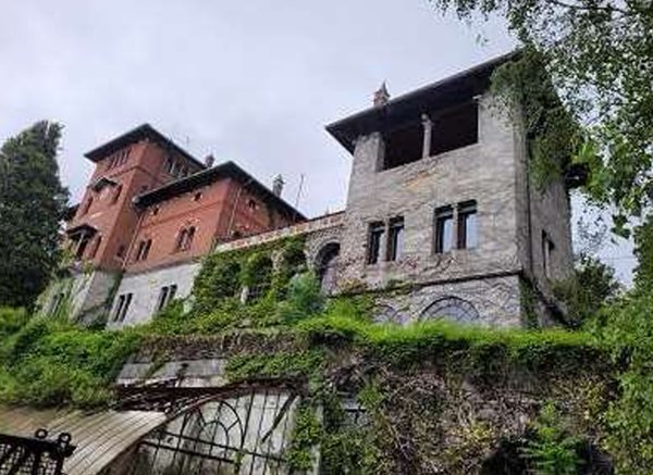 villa in vendita a Gavirate