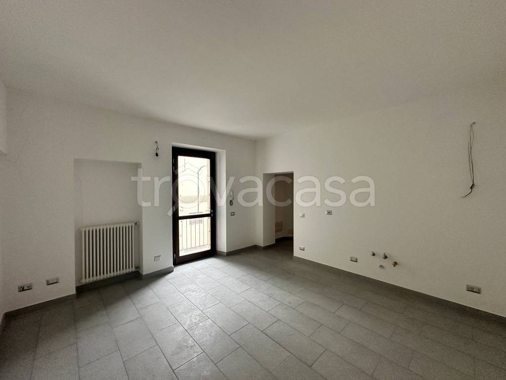 appartamento in vendita a Gavirate