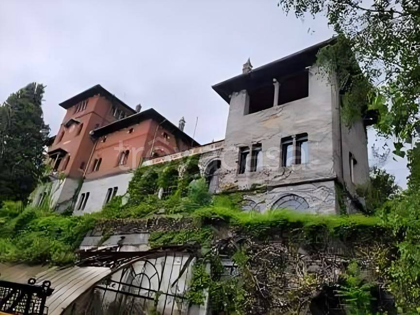 terreno edificabile in vendita a Gavirate