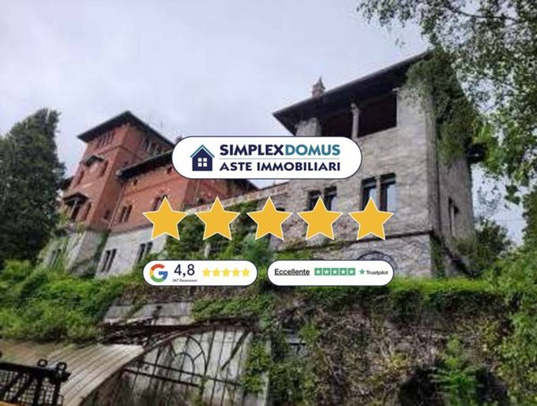 casa indipendente in vendita a Gavirate