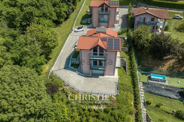 casa indipendente in vendita a Gavirate