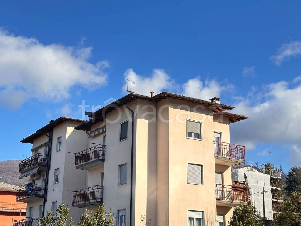 appartamento in vendita a Gavirate