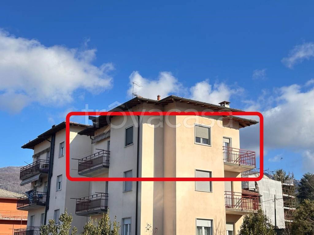 appartamento in vendita a Gavirate