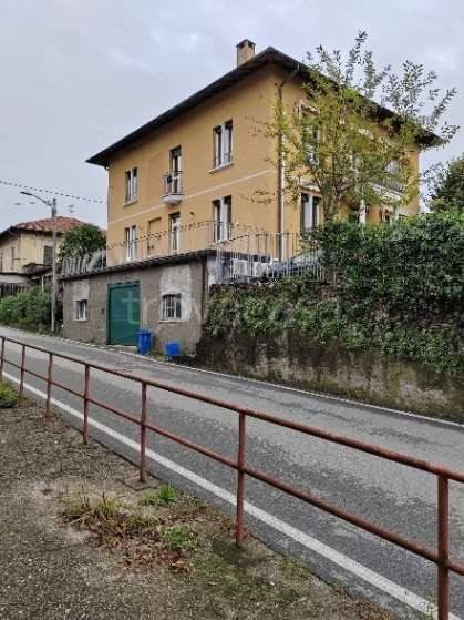 casa indipendente in vendita a Gavirate