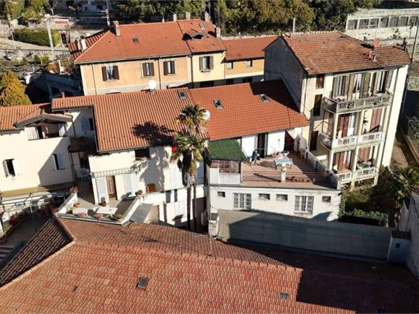 appartamento in vendita a Gavirate