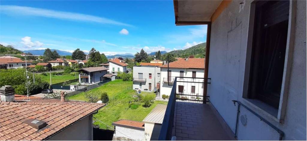 appartamento in vendita a Gavirate
