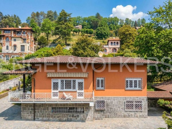 casa indipendente in vendita a Gavirate