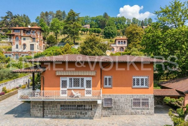 casa indipendente in vendita a Gavirate