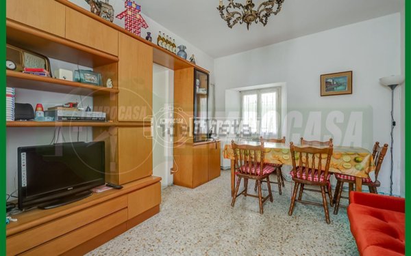 casa indipendente in vendita a Gavirate