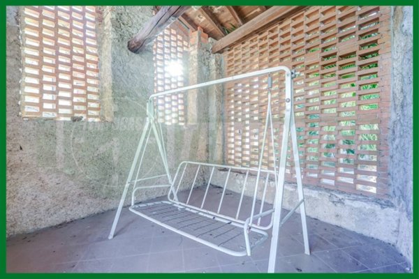 casa indipendente in vendita a Gavirate