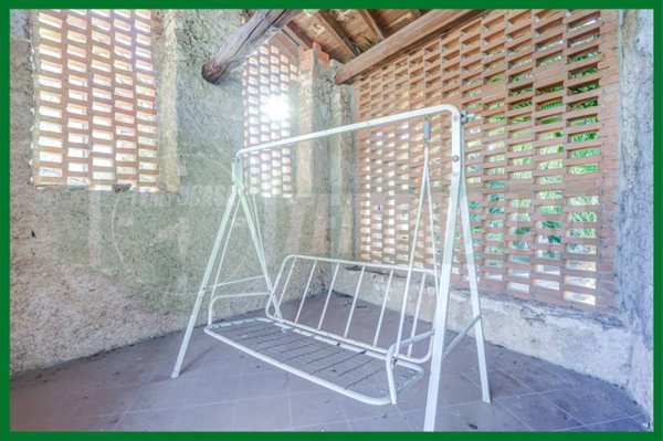 casa indipendente in vendita a Gavirate