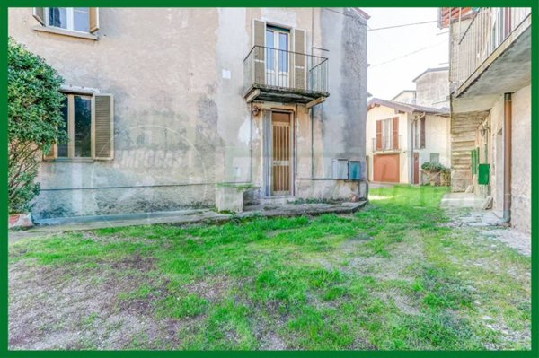 appartamento in vendita a Gavirate