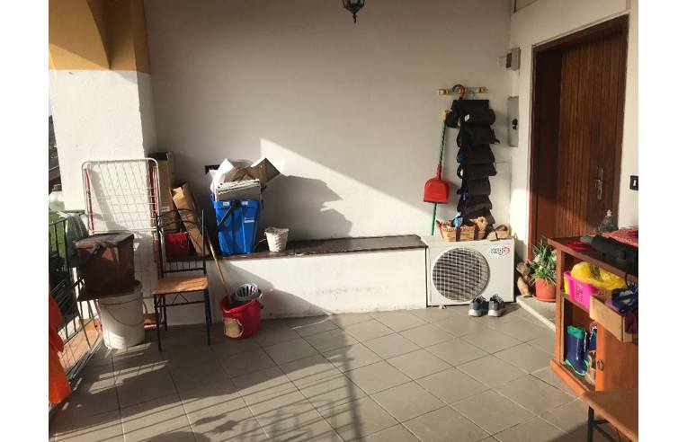 appartamento in vendita a Gavirate in zona Voltorre