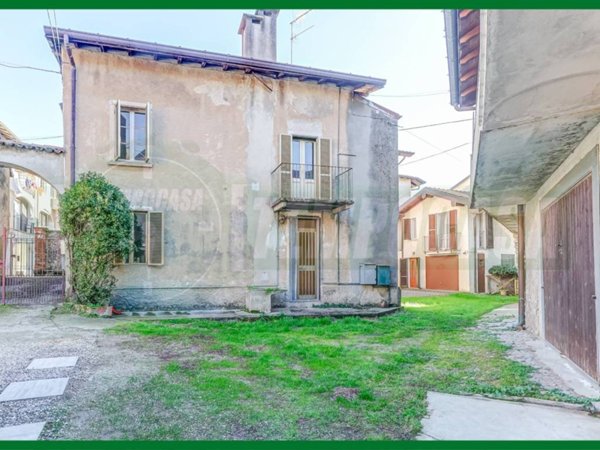appartamento in vendita a Gavirate