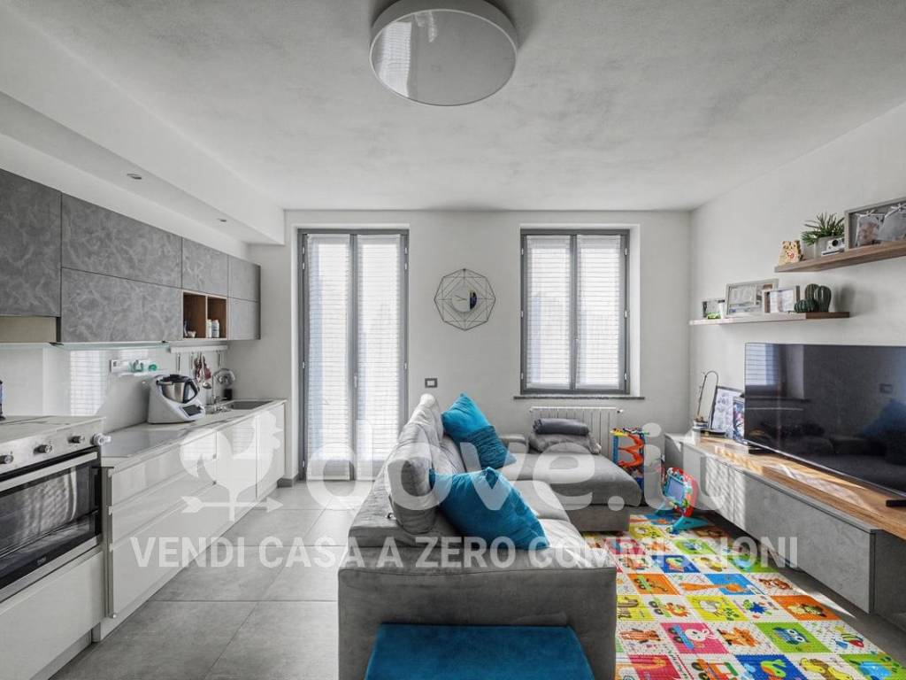 appartamento in vendita a Gavirate