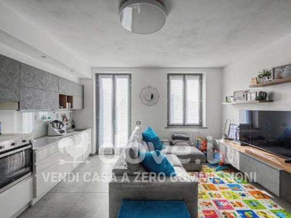 appartamento in vendita a Gavirate
