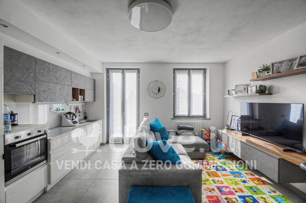 appartamento in vendita a Gavirate