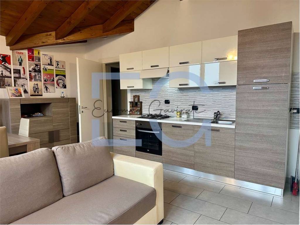 appartamento in vendita a Gavirate
