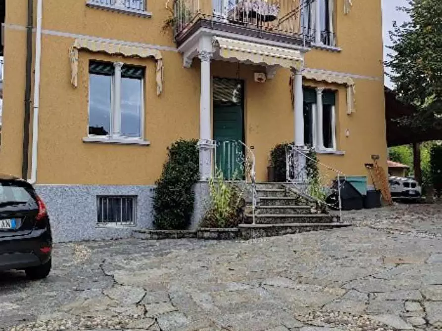 casa indipendente in vendita a Gavirate