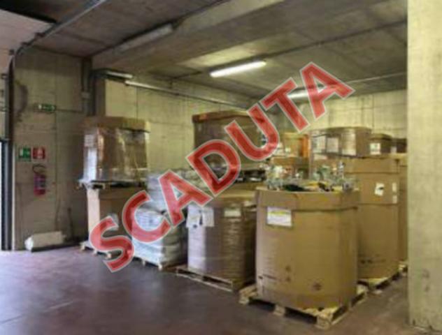 locale commerciale in vendita a Gavirate