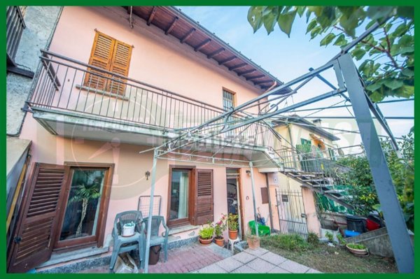 appartamento in vendita a Gavirate