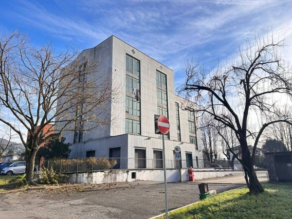 appartamento in vendita a Gavirate