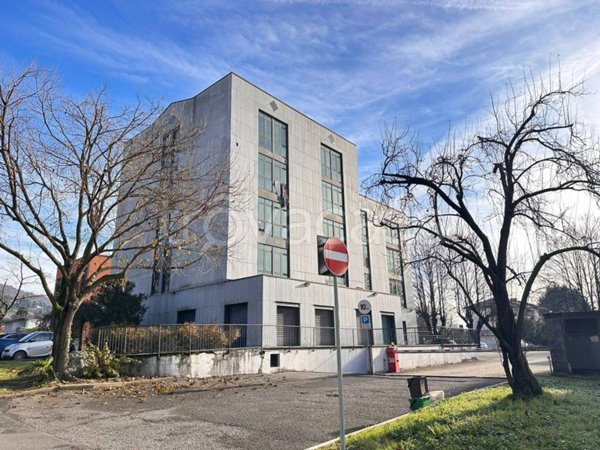 appartamento in vendita a Gavirate