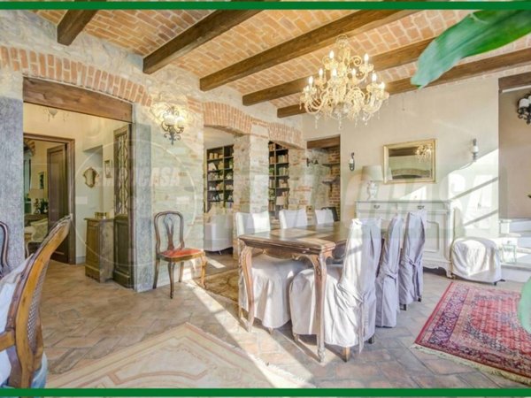 appartamento in vendita a Gavirate in zona Voltorre