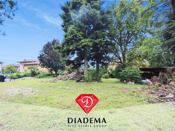 terreno agricolo in vendita a Gavirate in zona Voltorre